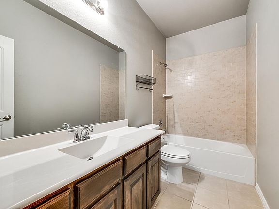2nd image of 1432 Palasades Ct