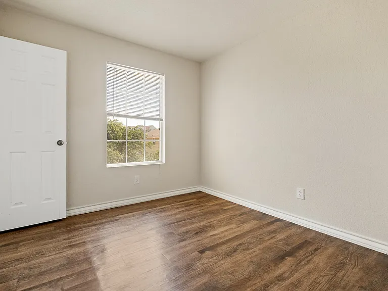 4915 Appleseed Ct — Photo 18