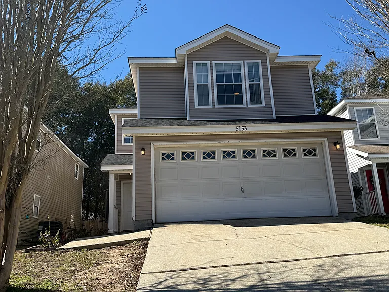 5153 Victoria Dr — Photo 1