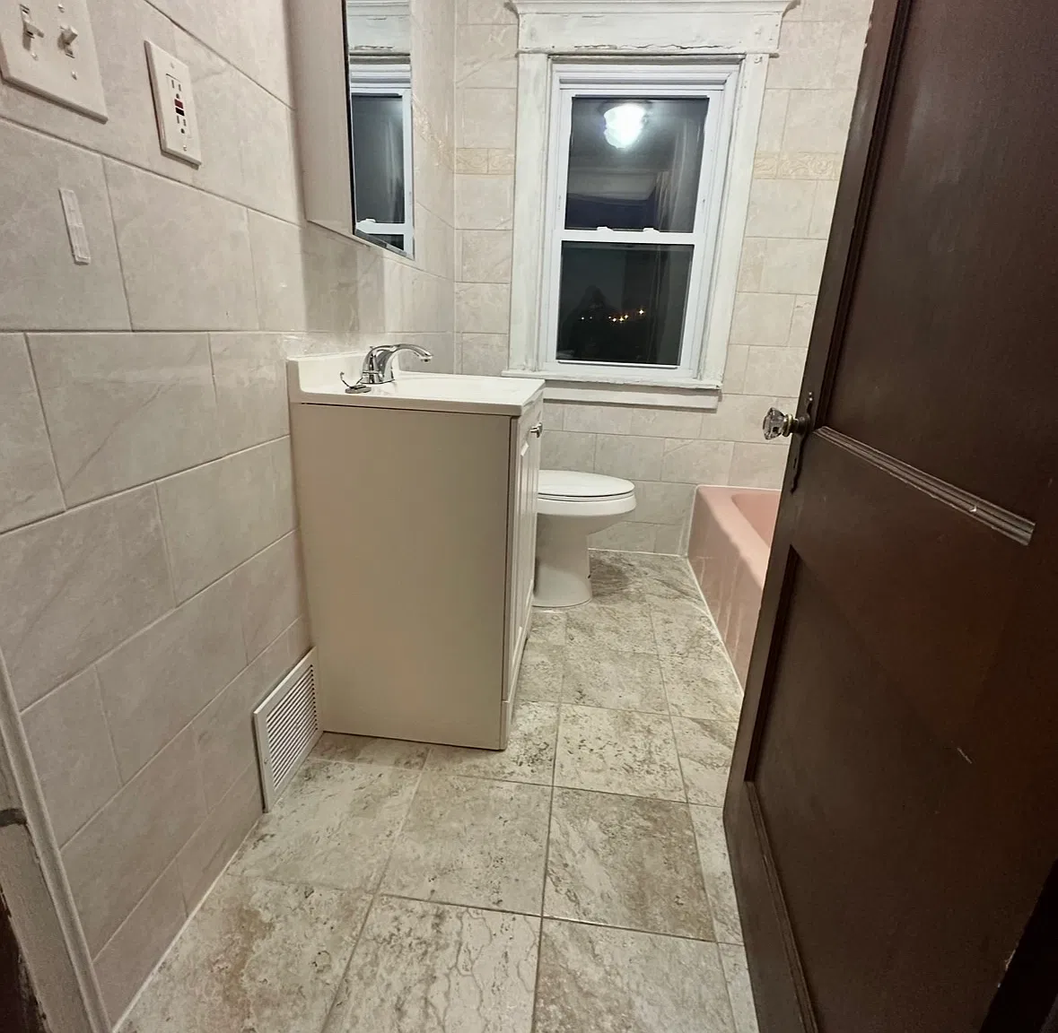 2 bed, 2386 sqft, $1,200 — Photo 4