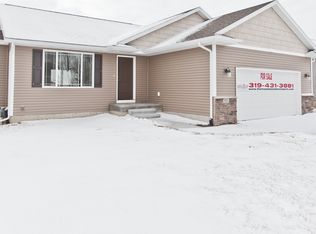 5313 Ruhd St SW, Cedar Rapids, IA 52404