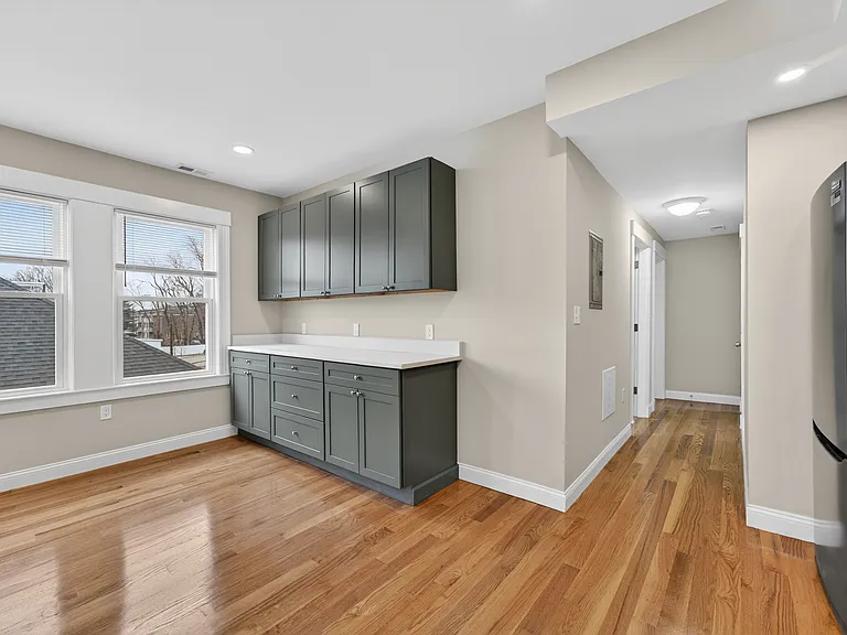 42 Almont St #STREET2L — Photo 9