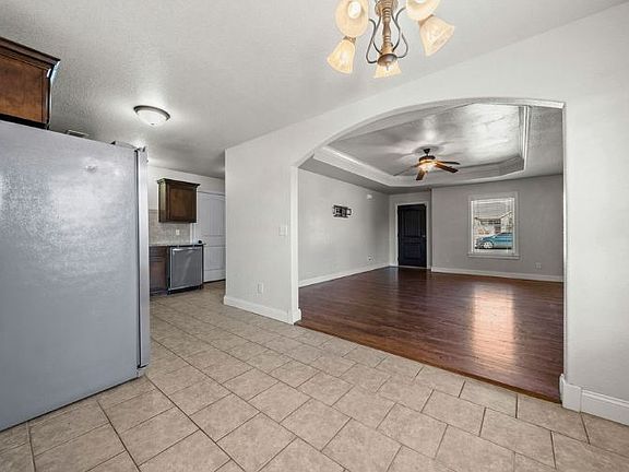 3rd image of 1104 W Berkeley Ave
