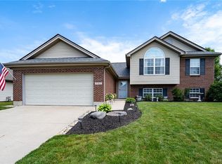 101 Cabernet Dr, Englewood, OH 45322