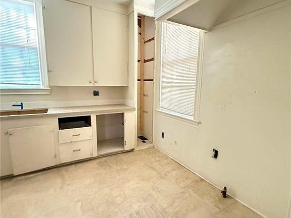 2nd image of 1208 Pierson St