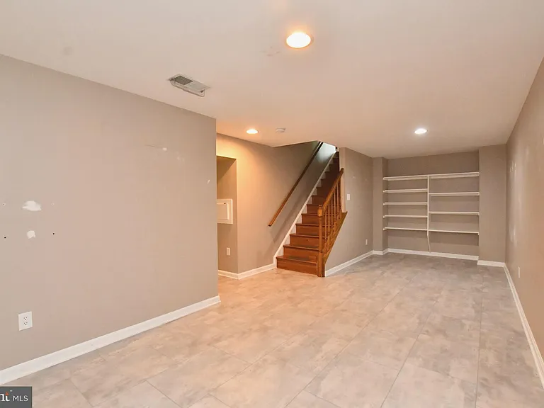 350 Copperfield Ln — Photo 12