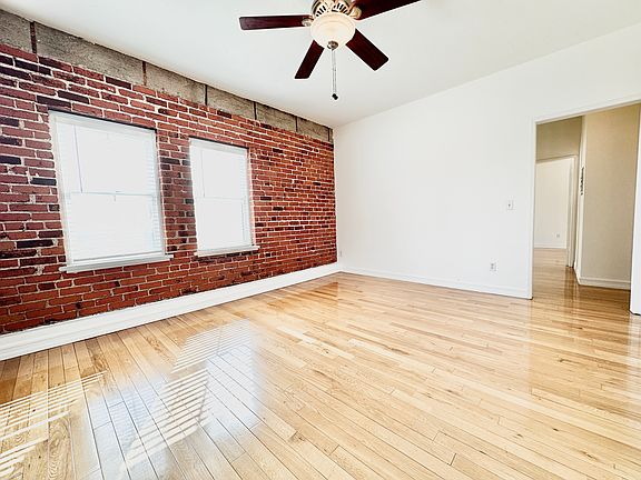 4th image of 800 N Las Palmas Ave APT 403