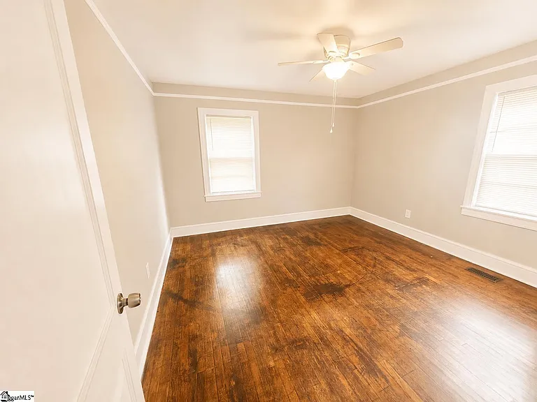 170 Carol Dr — Photo 7