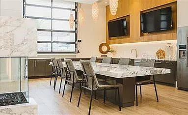 1 bed, 1.0 bath, 745 sqft, $1,950 — Photo 4