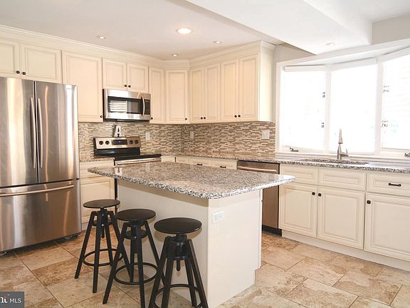 2nd image of 1106 New Jersey Ave