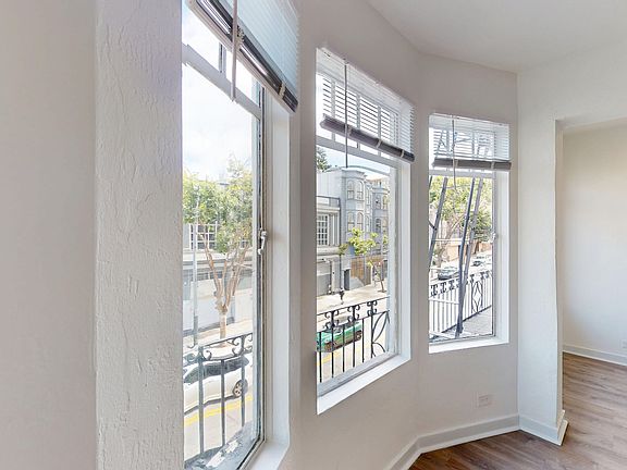 3rd image of 812 Eddy St #204