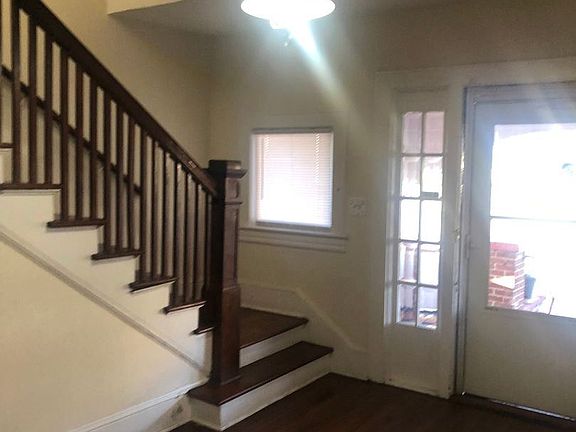 3rd image of 840 Queen Ave NW