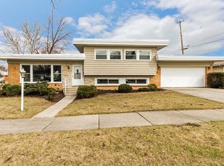 1 S Lincoln Ave, Addison, IL 60101