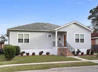 1249 Granada Dr, New Orleans, LA 70122
