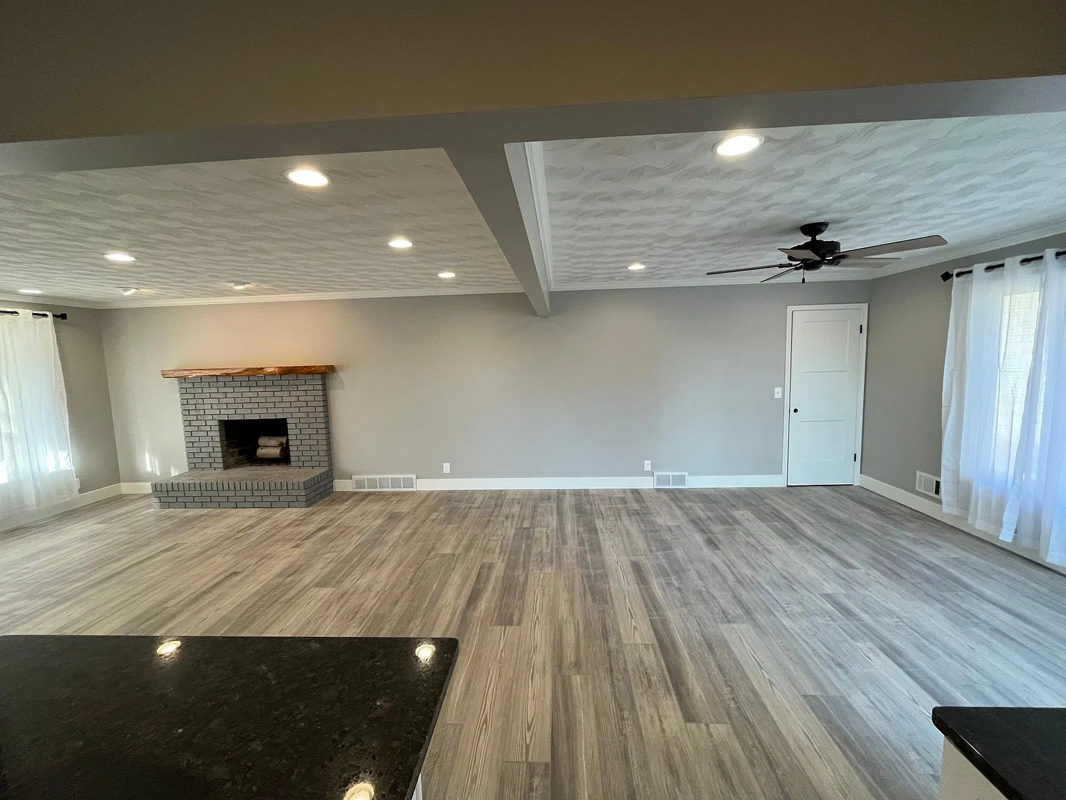 3 bed, 2234 sqft, $3,100 — Photo 2