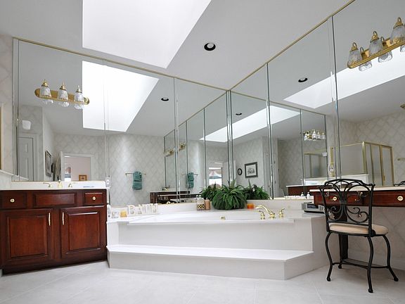 Large master bath