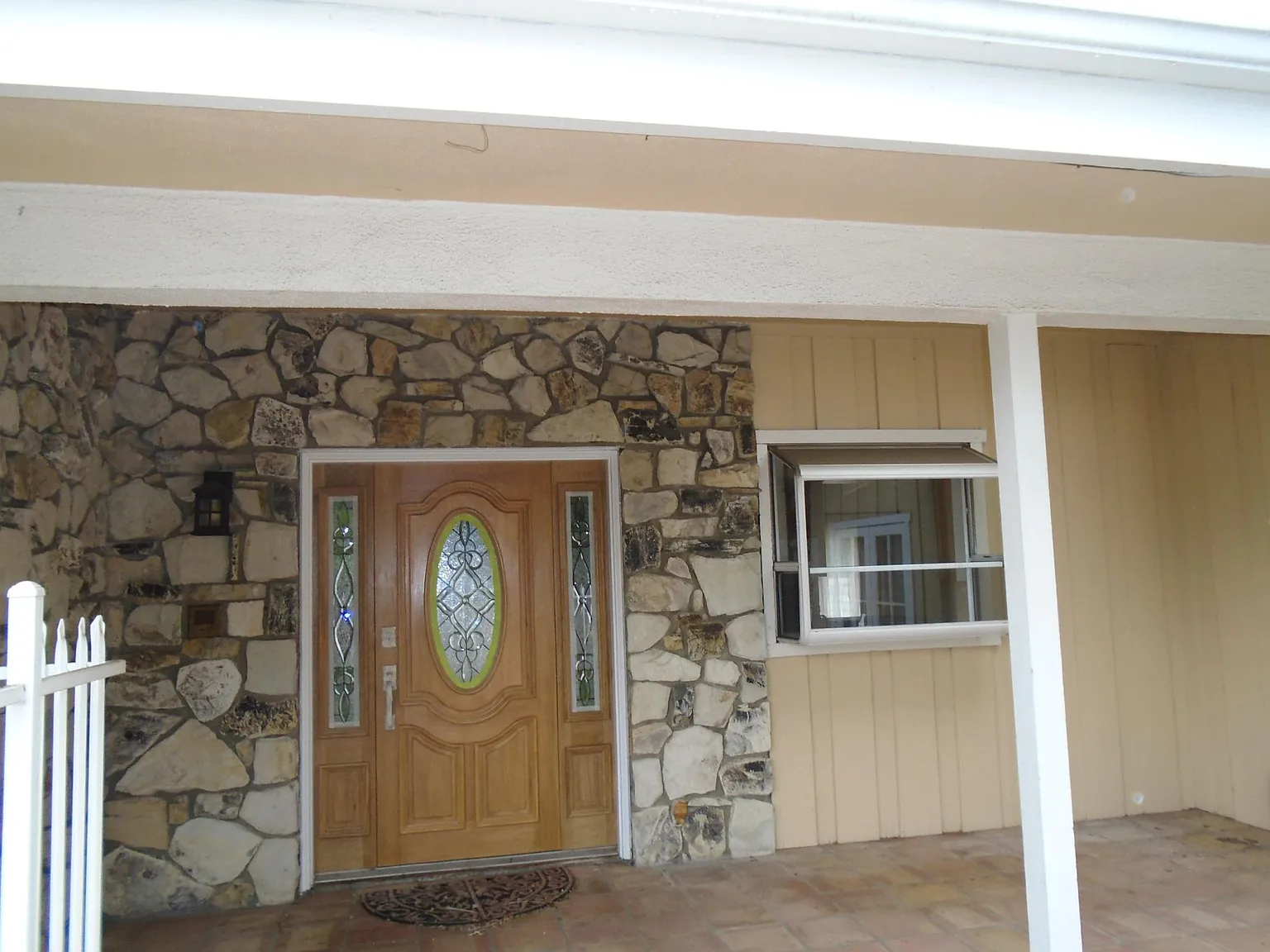 4 bed, 2456 sqft, $6,250 — Photo 1