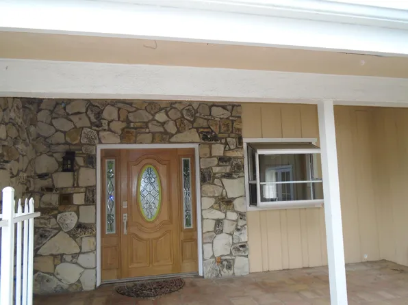 24010 Hatteras St, Woodland Hills, CA 91367