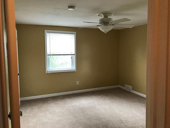 4th image of 24 Madison Dr