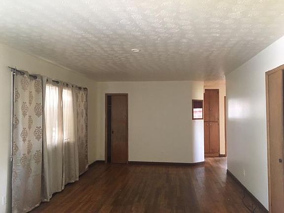 3rd image of 722 S Jordan Ave