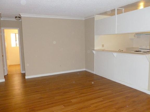 4th image of 13541 Vanowen St APT 1