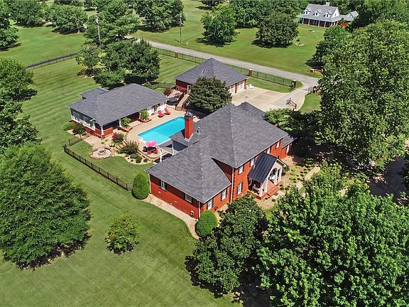 5th image of 3789 N Sassafras Hill Rd