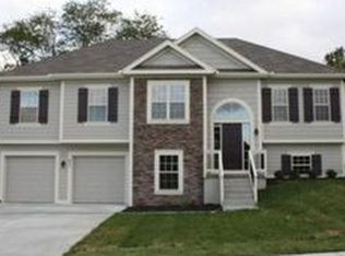 401 Deer Dr, Liberty, MO 64068