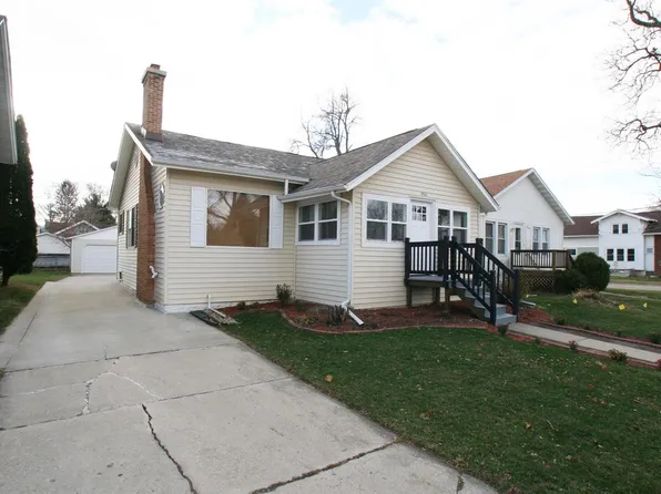 906 Benton Avenue, Janesville, WI 53545