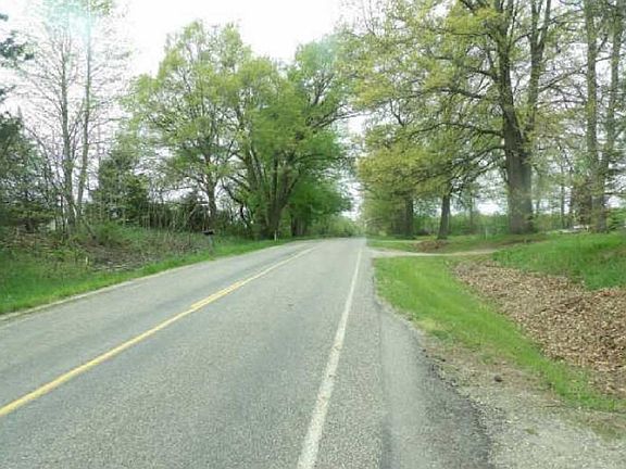 Exterior Neighborhood (street photo)