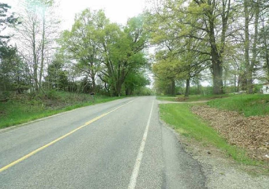 Exterior Neighborhood (street photo)