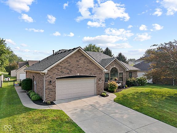 2nd image of 1682 Decourcy Ct