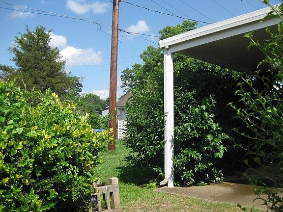 3rd image of 221 Lowell St