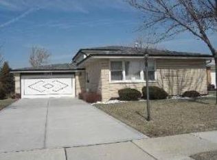 8824 W 92nd Pl, Hickory Hills, IL