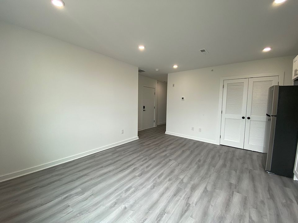 1st image of 5436 Vine St #11282165