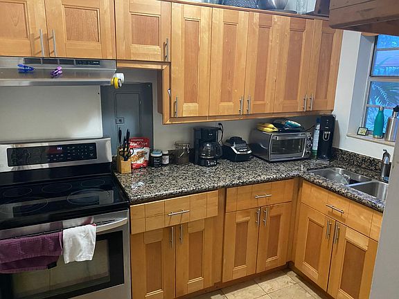 4th image of 7865 SW 57th Ave APT C