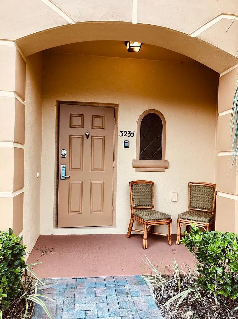 3 bed, 2.5 bath, 1490 sqft, $2,350 — Photo 1