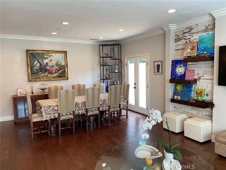 4470 Stansbury Ave — Photo 22