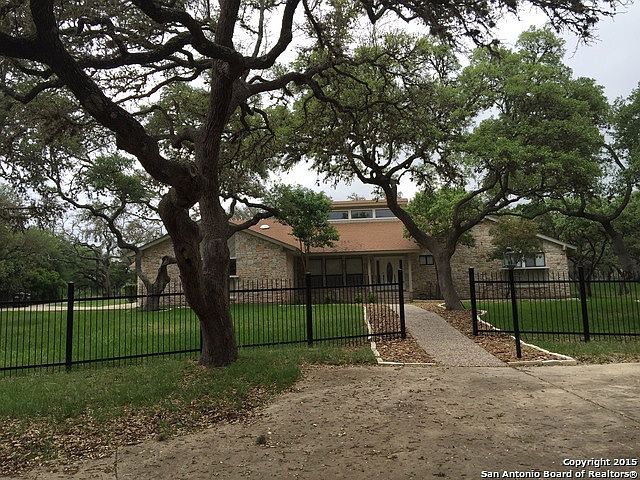 1st image of 208 Wollschlaeger Dr