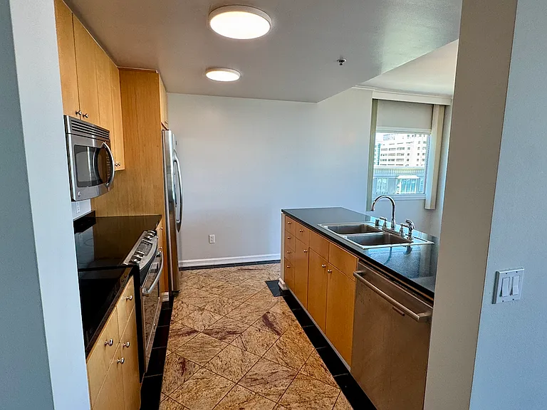 1388 Gough St #907 — Photo 12