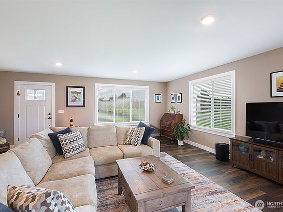 5th image of 41 Victoria View Street