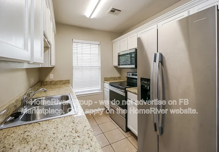 12501 SW 15th Ter — Photo 7