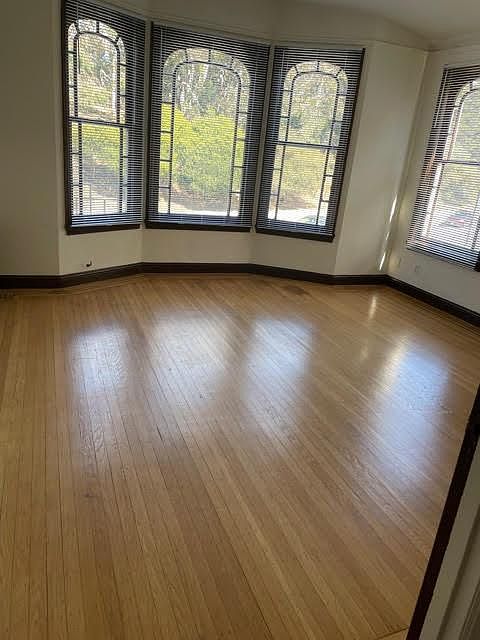 1st image of 225 Lincoln Way