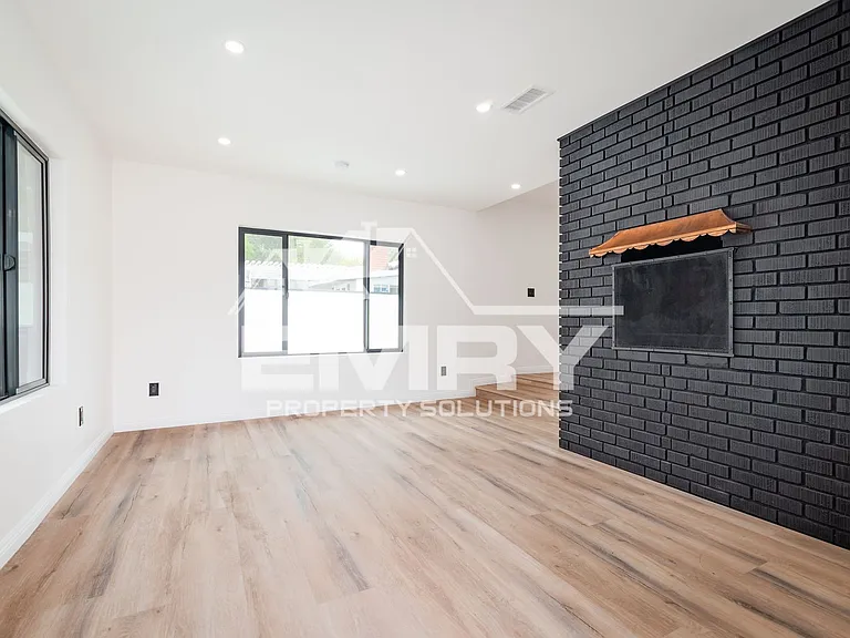 9135 Arrington Ave — Photo 23