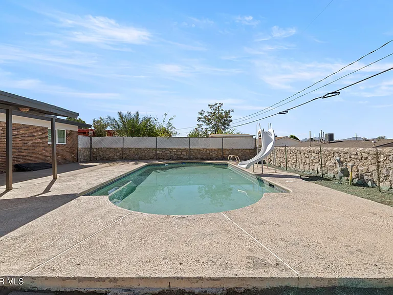 249 Vista Bonita St — Photo 30