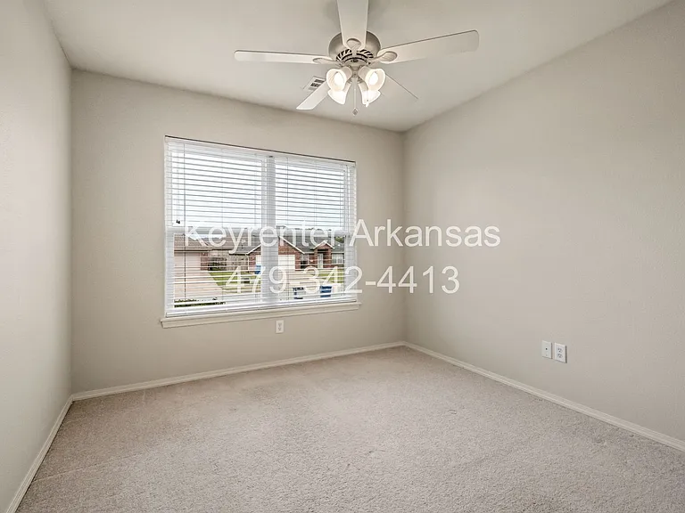 705 SW Crystal St — Photo 20