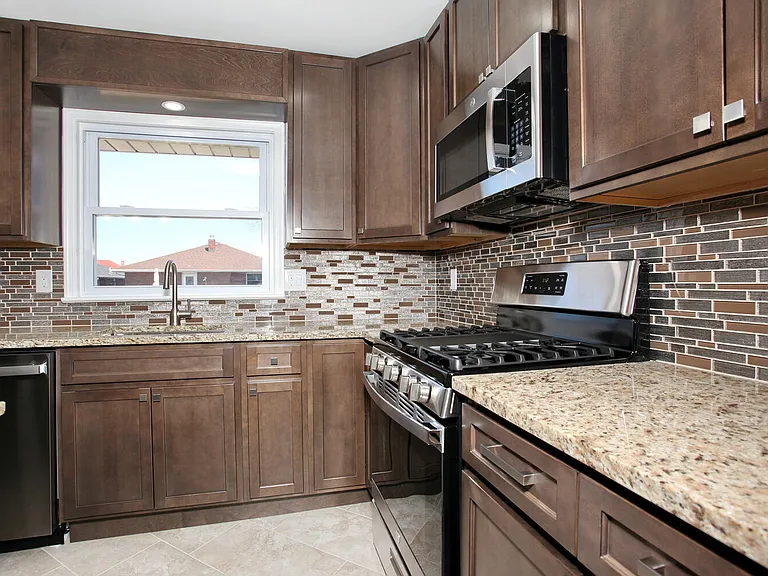 611 Kingsland Ave — Photo 26