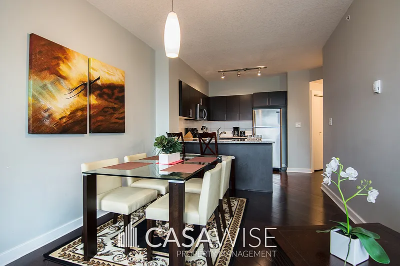 2 bed, 2.0 bath, 930 sqft, $1,900 — Photo 3