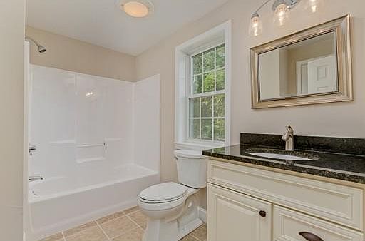2nd image of 8 West St