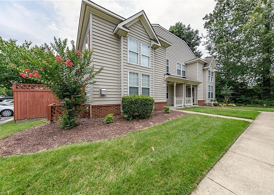 108 White Cedar Ln