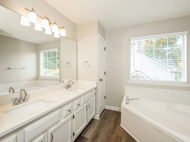2092 Wedgewood Dr — Photo 12